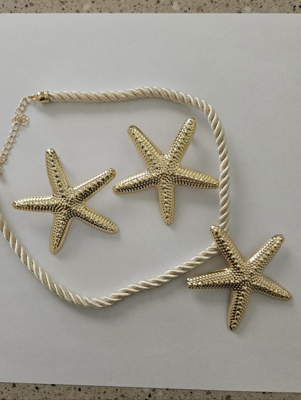 NWT Gold Starfish Necklace and Earrings Set Summer Vacation Preppy Feminine - Picture 1 of 7